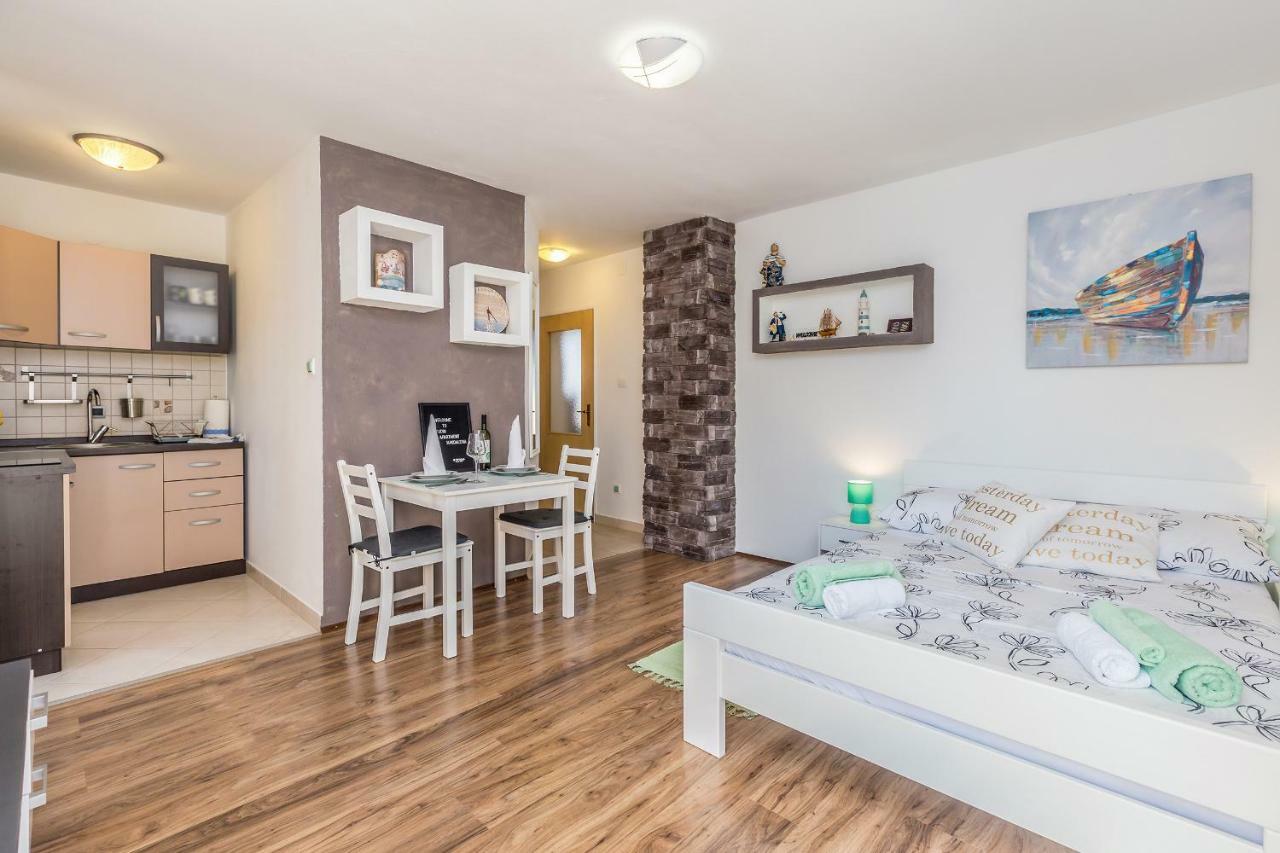 Studio Apartman Magdalena Apartment Omišalj Екстериор снимка